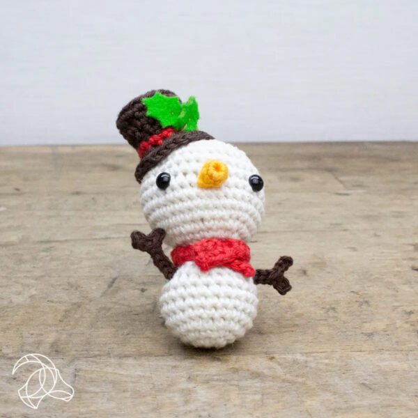 Mini Snowman Crochet Kit by Hardicraft