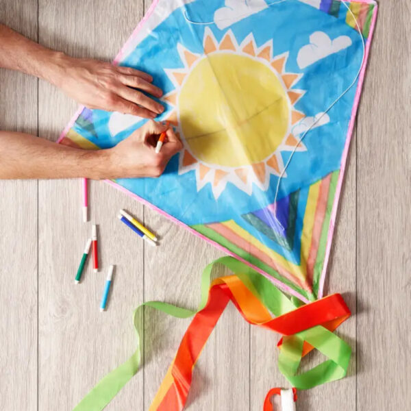 Twiddlers Design your own Kites with Watercolour Pens